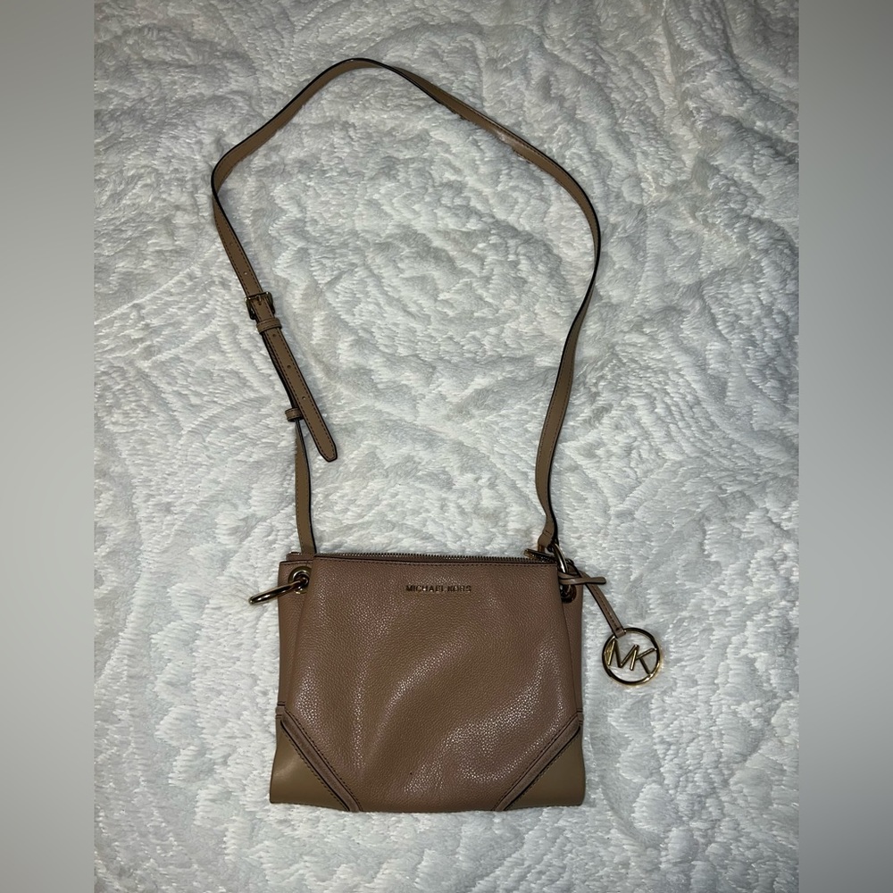 Michael Kors Crossbody Purse (Tan)